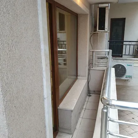 In The Center 1 * 瓦爾納