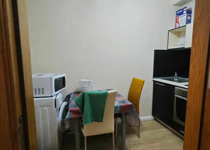 In The Center 1 アパート